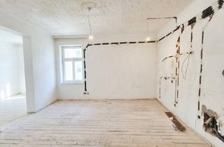 Wohnung kaufen in Lorystraße, 1110 Wien, HELLE TEILRENOVIERTE 2-ZIMMER-WOHNUNG mit LIFT bei U3 Simmering