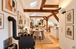 Wohnung kaufen in 5202 Neumarkt am Wallersee, "ROKOKO-GARTEN" -Historische Dachgartenwohnung im ehemaligen Baderhaus