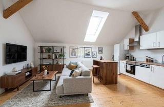 Wohnung mieten in 2700 Wiener Neustadt, Helle drei Zimmer - Dachgeschosswohnung mit Charme & Weitblick in Wiener Neustadt.