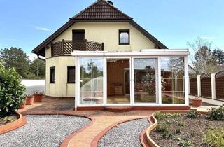 Einfamilienhaus kaufen in Pirquet Straße, 2231 Strasshof an der Nordbahn, "Einfamilienhaus mit Pool, Sauna & 1.182 m² Grundstück in Strasshof"