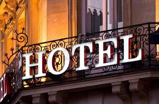 Villen zu kaufen in 9500 Villach-Innere Stadt, Stadthotel in Villach – 12 Zimmer - mit Baulandreserve Richtung Drau