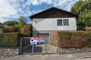 Einfamilienhaus kaufen in 4407 Steyr, AUSSICHTS-BUNGALOW mit Keller auf 1.141 m² großem Hang-Baugrundstück in Dietach