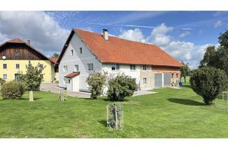 Haus kaufen in 4863 Seewalchen am Attersee, Großzügiges Landhaus mit zwei großen Wohnungen, Tenne/Werkstatt & viel Grund, Seewalchen am Attersee.