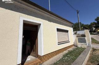 Haus kaufen in 2225 Loidesthal, Haus in Loidesthal mit Terrasse, Garage und viel Potenzial zur Sanierung! Besichtigung am Freitag, 16.10.2026 von 14-16 Uhr, Terminreservierung erbeten!