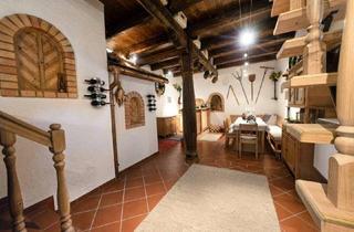 Haus kaufen in 2070 Retz, Liebevoll saniertes Presshaus mit Wohnbereich, Terrasse & traditioneller Kellerröhre