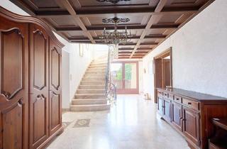 Villen zu kaufen in Wallersee, 5202 Neumarkt am Wallersee, 2.000 m² Grundstück im Salzburger Umland - Villa mit Geschichte und Potenzial