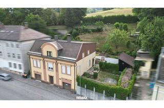 Mehrfamilienhaus kaufen in 3160 Traisen, Großzügiges Zuhause mit zwei Wohneinheiten, Garten und Garagen