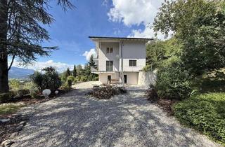 Einfamilienhaus kaufen in 6713 Ludesch, Ludesch: Wohnhaus mit Weitblick – Platz für eine oder mehrere Familien in sonniger Hanglage