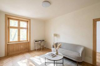 Wohnung kaufen in 1130 Wien, Neu Renovierungsbedürftige 2-Zimmer-Altbauwohnung mit 8 m² Balkon in Hietzing