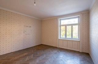 Wohnung kaufen in 1130 Wien, Neu 2-Zimmer-Altbauwohnung mit Balkon - Sanierungsbedürftig in Hietzing