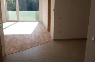 Wohnung mieten in Wiener Straße 50, 2020 Hollabrunn, Dachgeschoßwohnung in Zentrumsnähe mit grüner Aussicht vom Balkon, Kellerabteil, Tiefgaragenstellplatz (inkl. E-Auto Steckdose))