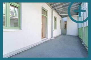 Wohnung kaufen in 1140 Wien, Wohnen mit Weitblick: Altbauwohnung mit extragroßem Balkon