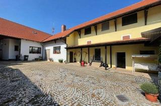 Einfamilienhaus kaufen in 3730 Grafenberg, Vielseitiges Anwesen mit historischem Wohnhaus - 260 m² Maschinenhalle & moderner PV-Anlage