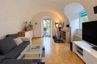 Wohnung kaufen in 5311 Innerschwand, Wohnen mit besonderem Charme – Gewölbe-Wohnzimmer und Terrasse nahe dem Mondsee