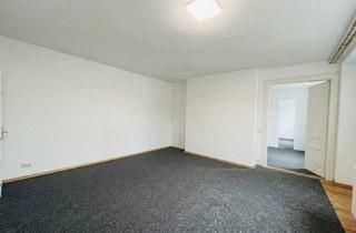 Wohnung kaufen in 1090 Wien, Historischer Charme, zeitlose Eleganz! Sanierungsbedürftige 3-Zimmer-Altbauwohnung im Servitenviertel mit Balkon!