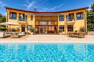 Villen zu kaufen in 8071 Hausmannstätten, Exklusive Architektenvilla in Raaba-Grambach – ca. 3.500 m² Grund, Pool, Spa und eigene Tiefgarage