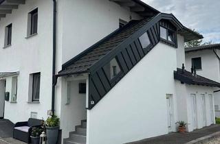 Wohnung kaufen in 5230 Mattighofen, Verkaufe Moderne, helle 4-Zimmer-Wohnung mit Balkon & Carports in ruhiger Zentrumslage