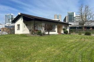 Haus mieten in 6800 Feldkirch, Charmanter älterer Bungalow mit großem Garten, überdachter Terrasse und Garage - Nähe Grenze Liechtenstein