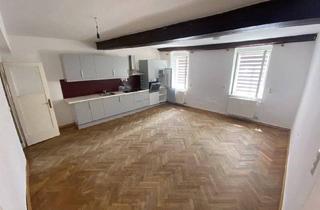 Wohnung mieten in Hauptplatz 25, 4910 Ried im Innkreis, Individuelle 3-4 Zimmer-Wohnung mit möblierter Küche in zentraler Lage in Ried