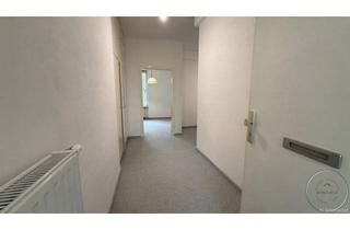 Wohnung kaufen in 2511 Pfaffstätten, Geschütztes Refugium mit Blick ins Hof-Grün: Großzügige 3,5-Zimmer-Wohnung mit Balkon & Gestaltungsfreiraum