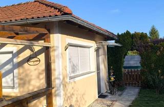 Haus kaufen in Parkstraße. 1, 4055 Pucking, Gartenhaus am See mit Pool zu Verkaufen - 60 m²