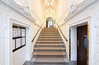 Wohnung kaufen in 1090 Wien, SERVITENVIERTEL: Altbau mit Flügeltüren & Fischgrätparkettboden