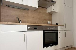 Wohnung mieten in Neuholdaugasse 48, 8010 Graz, Charmante, lichtdurchflutete Dachgeschoßwohnung: 1 Zimmer, Küchennische, moderne Ausstattung, Parkett, geräumiges Badezimmer - schön saniert!