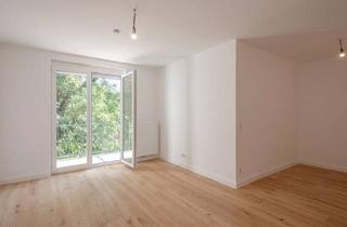 Wohnung kaufen in Bujattigasse, 1140 Wien, Neu Sanierte 1-Zimmer-Wohnung mit Nordostbalkon und Grünblick - 2. Stock ohne Lift
