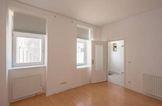 Wohnung kaufen in Karmeliterhofgasse, 1150 Wien, Neu Hofseitiger 1-Zimmer-Altbau mit 39 m² im Erdgeschoss - Renovierungsbedürftig