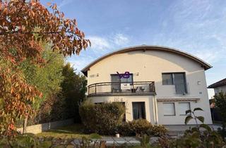 Villen zu kaufen in 2102 Hagenbrunn, Mehrfamilienhaus mit 360 m² Nutzfläche, Garage und Swimmingpool!