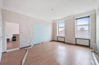 Wohnung kaufen in Quellenstraße, 1100 Wien, Neu 2,5-Zimmer-Altbau mit Großem Abstellraum im 3. Stock - Sanierungsbedürftig, ohne Wc