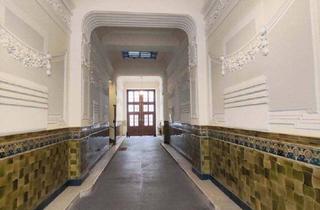 Wohnung kaufen in Bandgasse, 1070 Wien, MITTEN IM 7.! Freundliche, sanierungsbedürftige Altbauwohnung mit Potenzial in Hofruhelage!